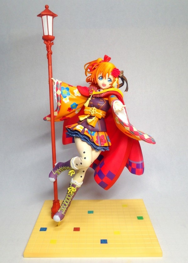 Honoka Carrying the Flag - garage-kit photo 2