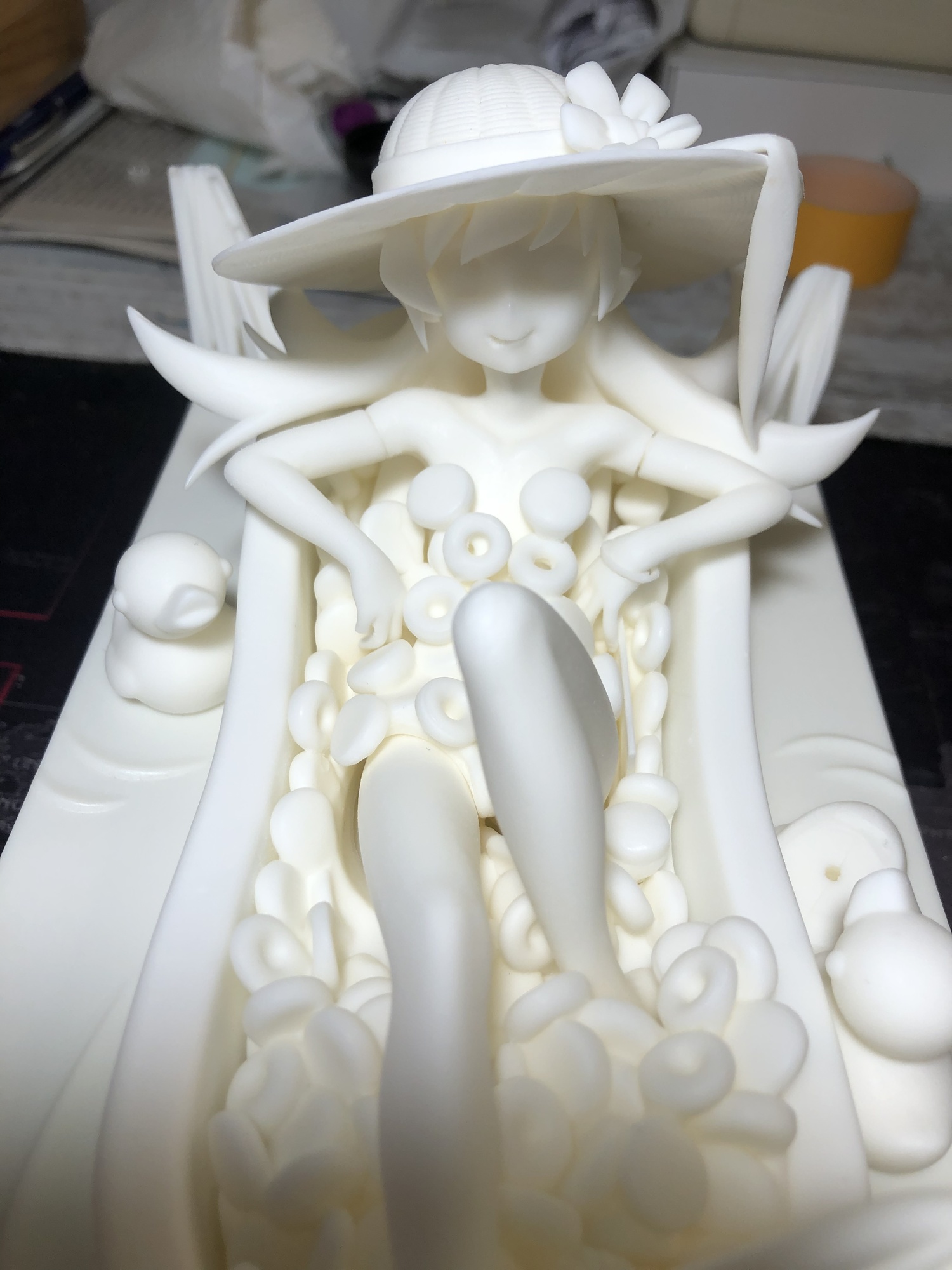 Bathing in Donuts—a Little Post About a Shinobu Garage Kit - garage-kit photo 3